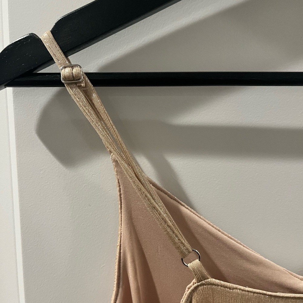 Hollister Metallic Gold party Dress with pleated skirt - Picture 7 of 7